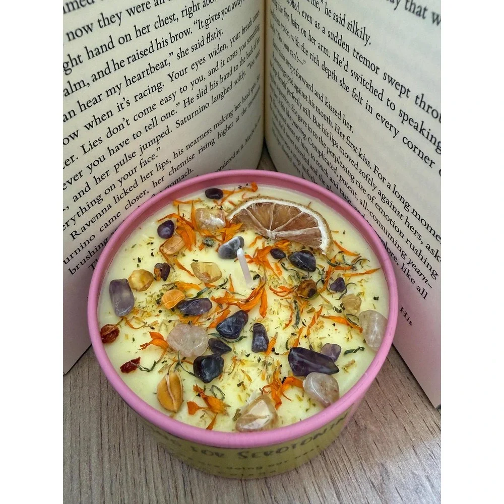 Searching For Serotonin Candle – Pina Colada Scent, Amethyst & Citrine Crystals